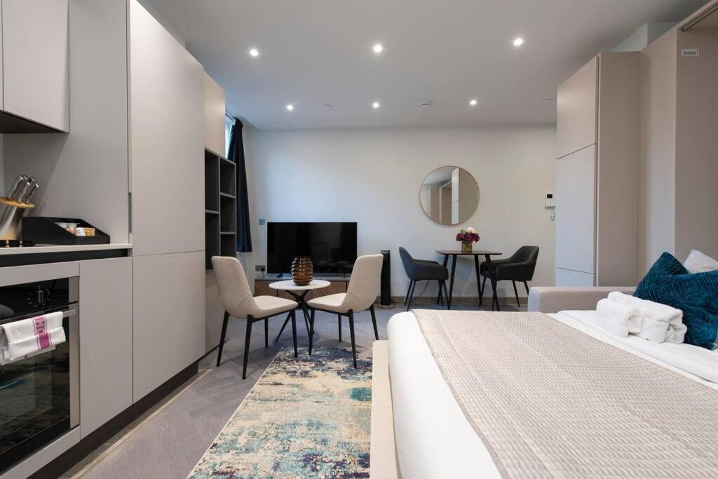 Urban Delight Chrl F8 Apartment Reading